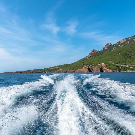 Avec Mezzanine A 100m De La Plage * Le Trayas